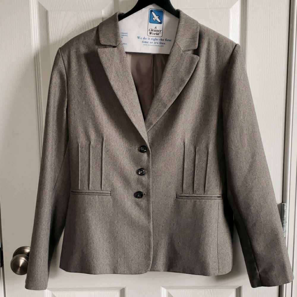 Giorgio Sant' Angelo business pant suit. Size 12.